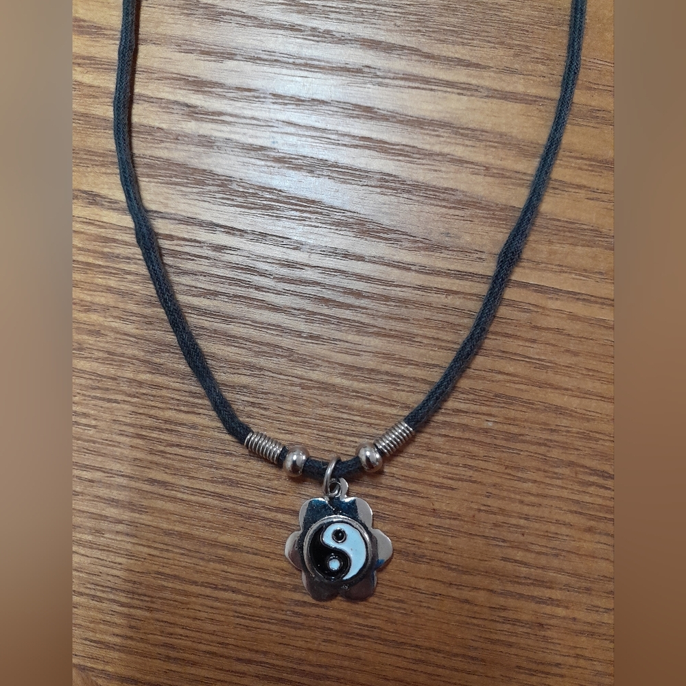 Yin Yang Clover Necklace Size:OS  Source Unknown